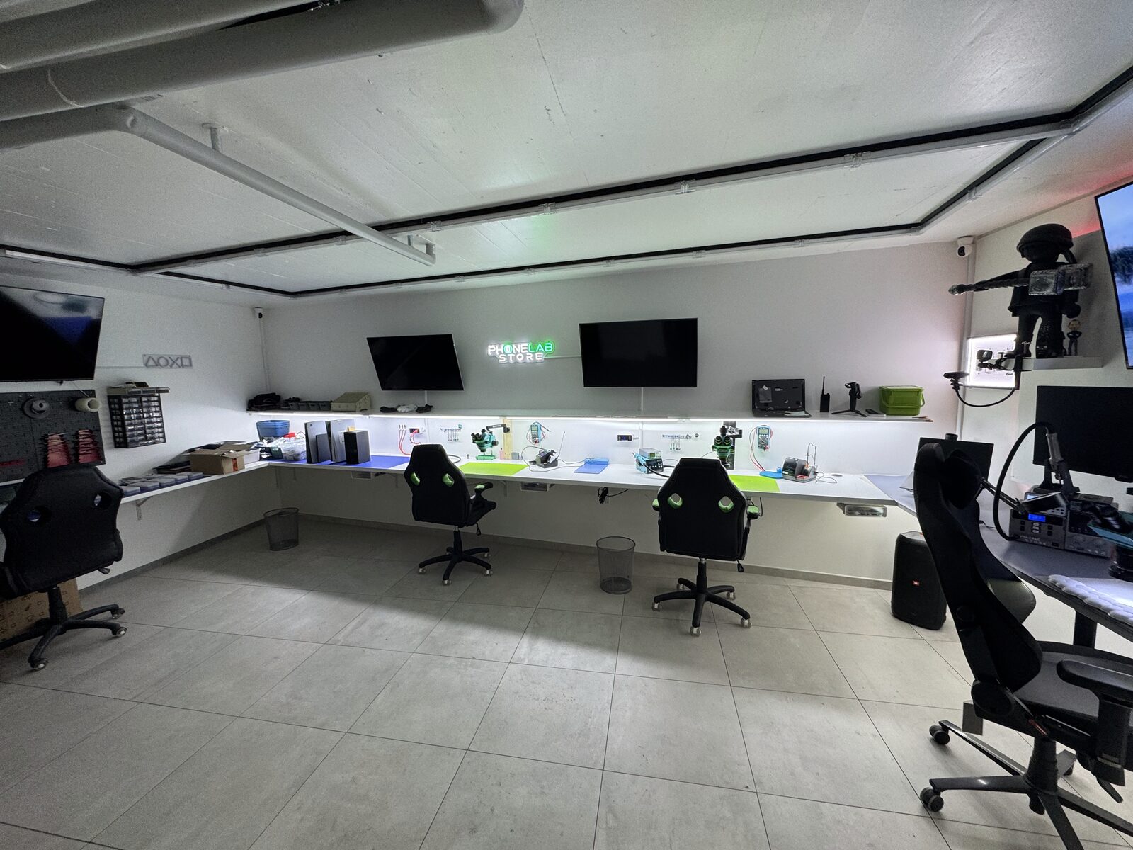 Notre grand atelier de réparation à Genève