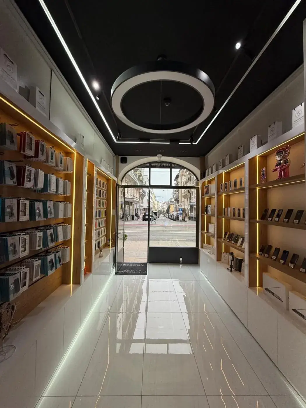 Intérieur boutique Phonelab Store Genève